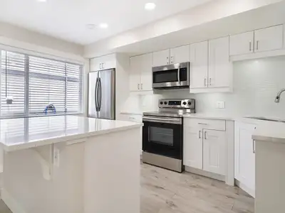 1 Bed / 1 Bath Modern Suite – Ideal for Working Professional or