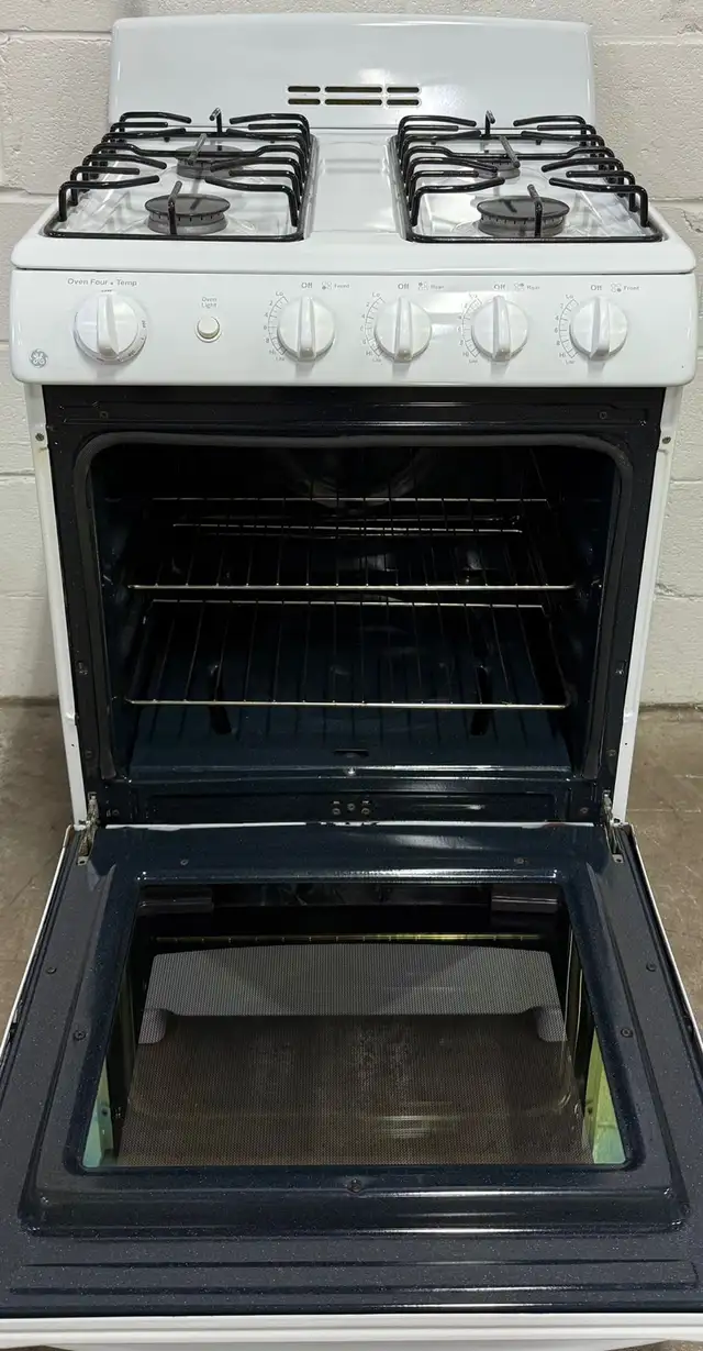 Apartment Size GAS Stove “GE” 24 inch in Stoves, Ovens & Ranges in City of Toronto - Image 3