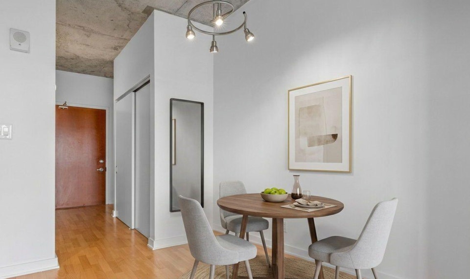 Luxury Urban Condo *Mondrian* Bank and Laurier 3