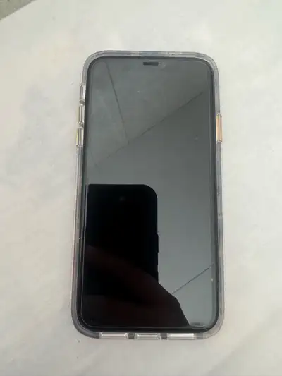 iPhone XR 96% battery health Purchased from MobilKlinik in October & I no longer need. 64GB Comes wi...