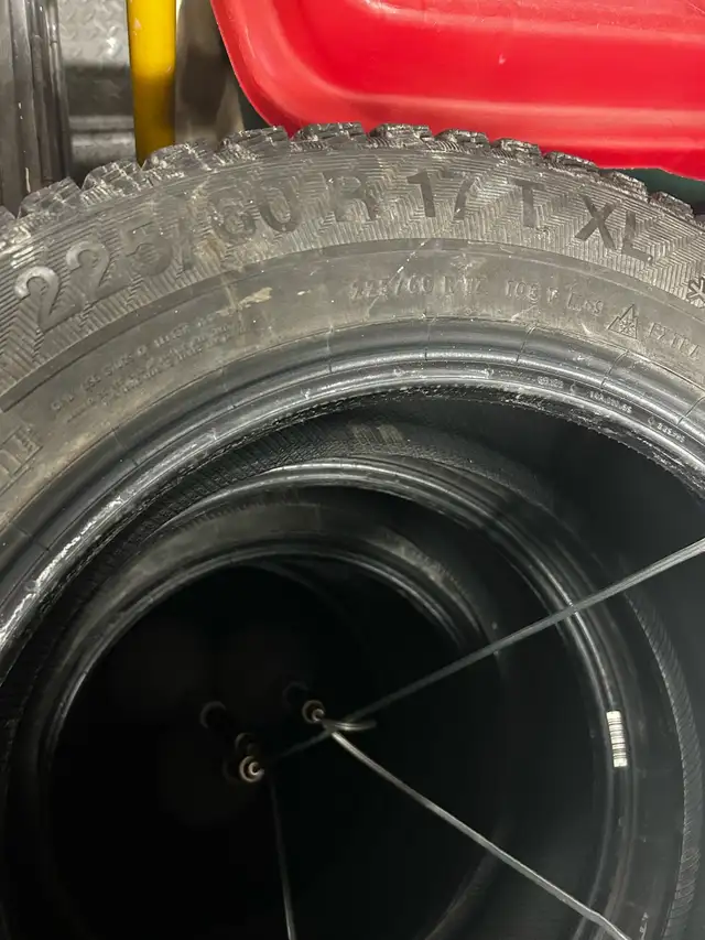 pneus d’hiver 225/60 R17 x 4 in Tires & Rims in Laval / North Shore - Image 3