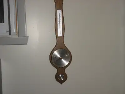 Baromètre 3 fonctions Bon fonctionnement. Prix $20.00 Claude 450-371-2908