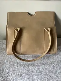Daily use handbag 