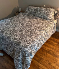 Excellent double Sz clean mattress with box dropoff $