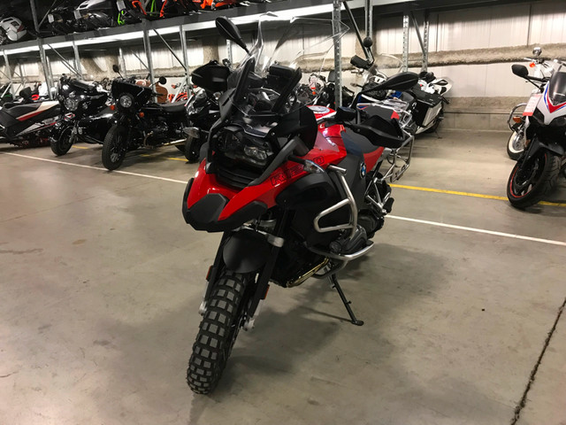 Moto BMW R1200 GS ADVENTURE 2018 à vendre dans Utilitaires et de promenade  à Ville de Montréal - Image 2