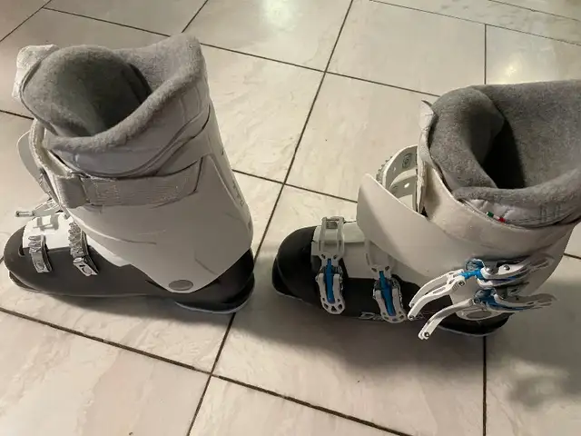 Dalbello Ultra 8 women’s ski boots in great condition in Ski in Markham / York Region - Image 4