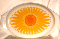 VINTAGE MCM PYREX YELLOW DAISY DIVIDED CONTAINER
