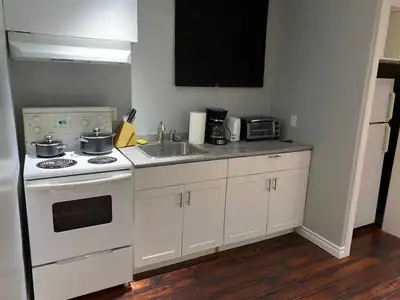 Fully Furnished Basement Unit – South End Guelph Bright and cozy basement apartment in a great South...