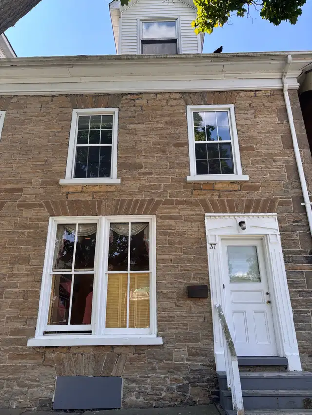 AIR CONDITIONED 2 Bedroom Apartment with Private Entrance