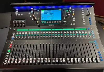 Excellent condition Allen and Heath SQ-6 digital mixer. Includes purchased DEEP plugins (compressor...