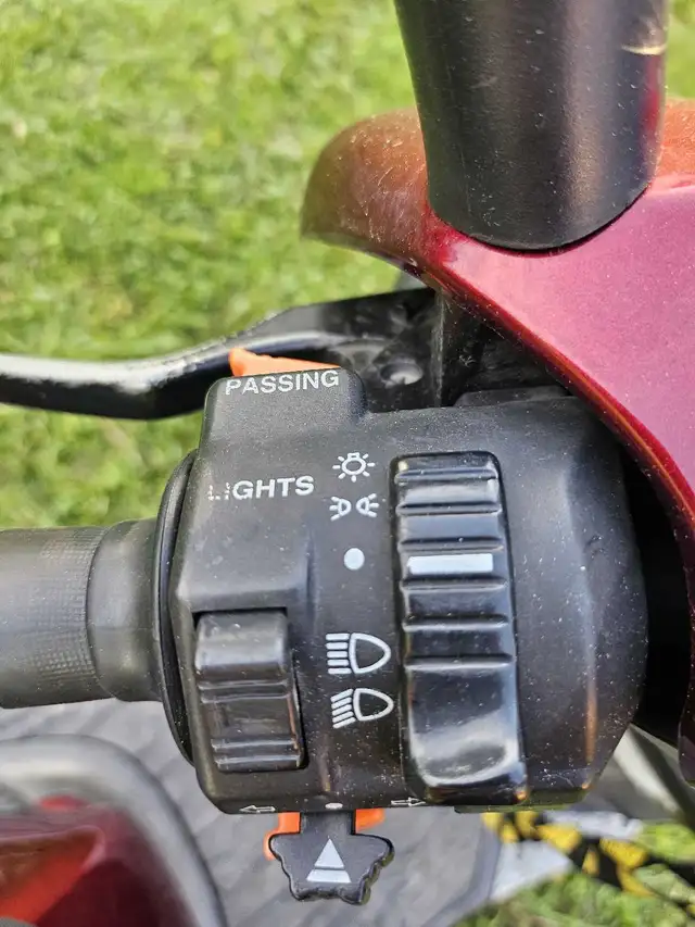 2005 PGO T-REX 50 in Scooters & Pocket Bikes in Laval / North Shore - Image 9