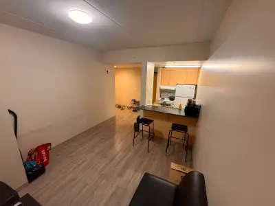 WCRI Fenwick (280 Phillip St.), 3rd floor available for sublet from May to August (Spring term), ear...