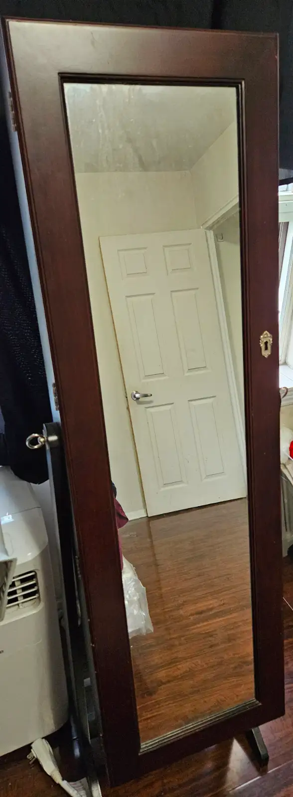 Standing Jewelry Armoire Mirror in Other in City of Toronto - Image 2