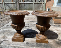 PAIR OF CAST IRON SMALL URNS METAL GARDEN PLANTERS