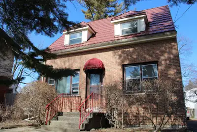 Very nice Westdale location, quiet, and convince. Single detached bright, clean and carpet free hous...