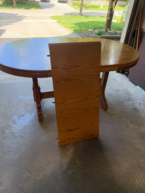 Kitchen Table with Six chairs - Oak in Dining Tables & Sets in Markham / York Region - Image 3