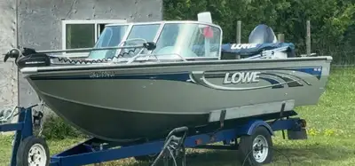 This pre-owned Lowe FS 165 is a reliable and versatile fishing boat ready for your next aquatic adve...