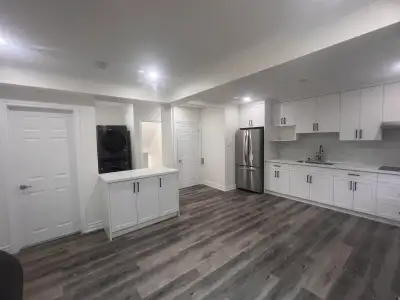 Room for Rent – North York (Parkwoods Village) One private room with an ensuite bathroom is availabl...