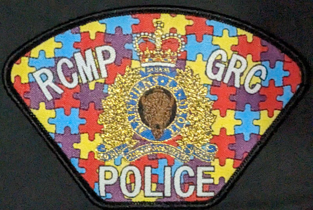 CANADIAN POLICE PATCHES  in Arts & Collectibles in Richmond - Image 3