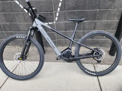 Looking to sell my Rocky Mountain fusion power play bought brand new last fall from the bike shop Ca...