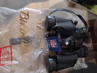 Tasco Binoculars with case binocular supplier to NFL 1983 perfect condition in original bag $ 50 obo...