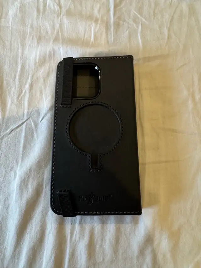 Iphone 14 pro max leather book case in Cell Phone Accessories in Mississauga / Peel Region - Image 4