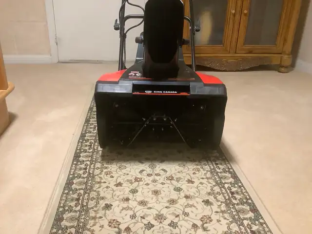 snowblower ( King Canada 18 in  Electric Snow Thrower) new in Snowblowers in Oakville / Halton Region - Image 3