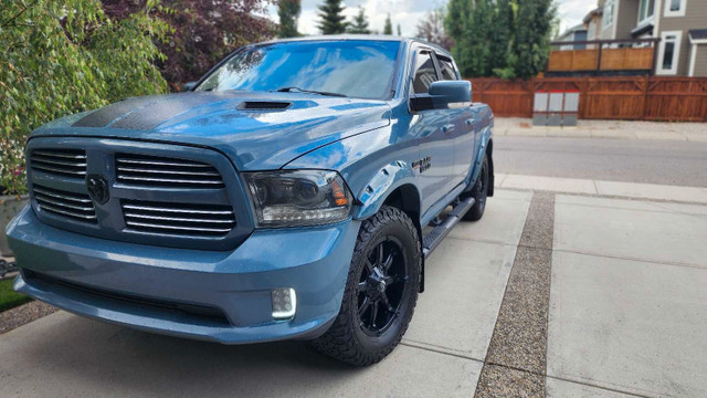 2015 Ram 1500 Sport 4x4 5.7L in Cars & Trucks in Calgary