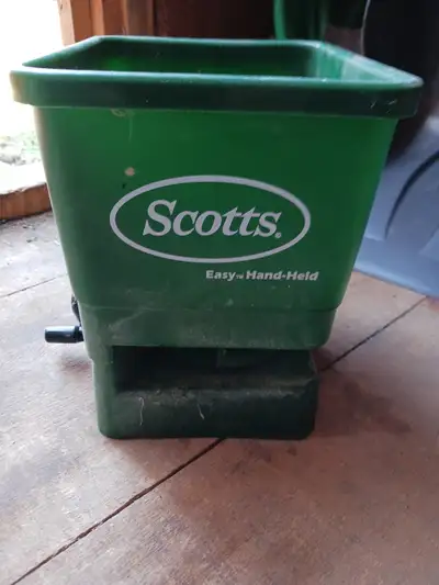Scott's Hand Held Lawn Spreader