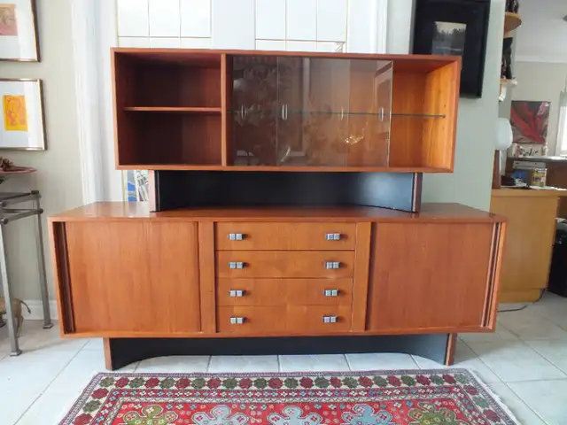 TEAK TAMBOUR BUFFET HUTCH SIDEBOARD MCM in Hutches & Display Cabinets in Barrie - Image 2