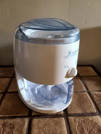 The ice shaver is easy to operate and can be used to make a variety of icy treats. It is perfect for...