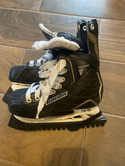 I have these used Bauer Nexus 400 boys hockey skates for sale. Size 4. Asking $25. Message if intere...