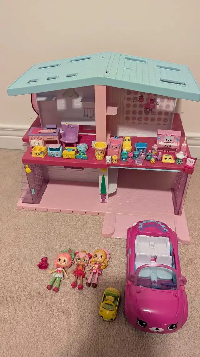 Used Shopkins Doll house Playset with Assessories in Toys & Games in Markham / York Region - Image 2