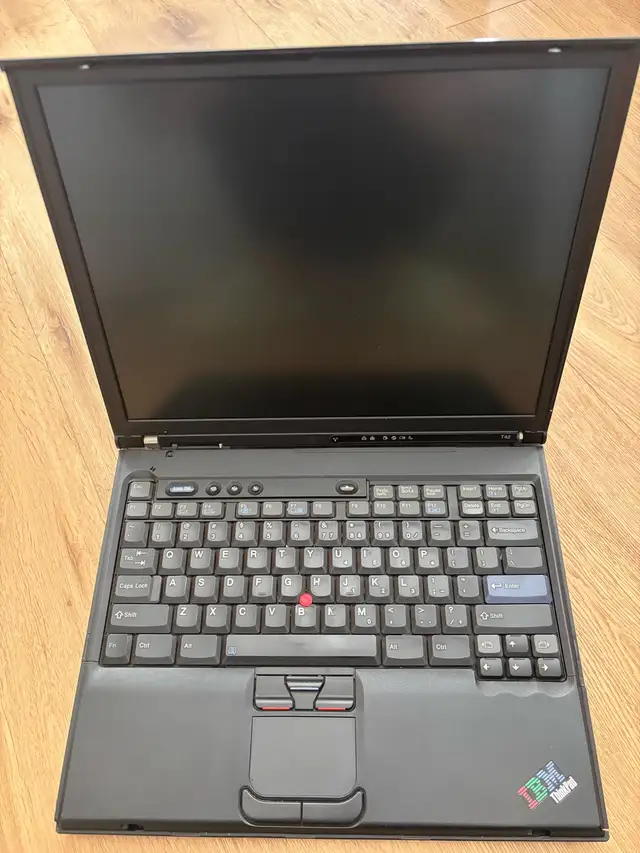 vintage IBM Thinkpad t42 in Laptops in Oakville / Halton Region - Image 3