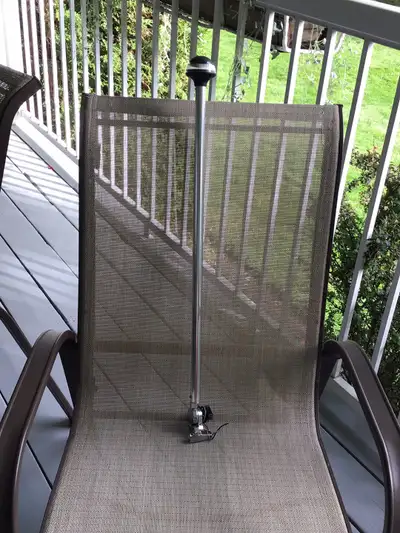 Illuminate your vessel with this used stern light, designed for marine navigation and safety. This s...