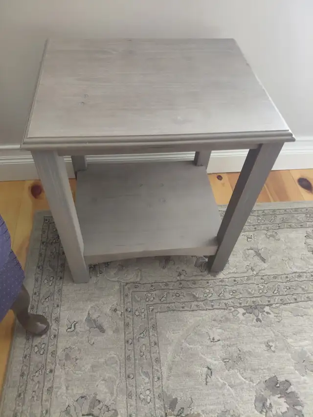 Side Table in Coffee Tables in Charlottetown - Image 2