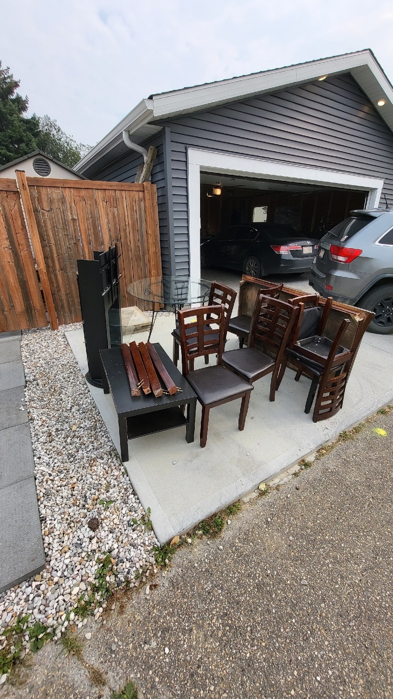 Free table, chairs, coffee table, TV stand and more! Free Stuff