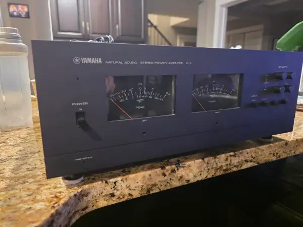Vintage Yamaha B-2 Power Amp in Stereo Systems & Home Theatre in Edmonton - Image 3