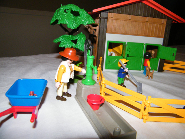 Playmobil ranch de poneys dans Jouets et jeux  à Laval/Rive Nord - Image 3