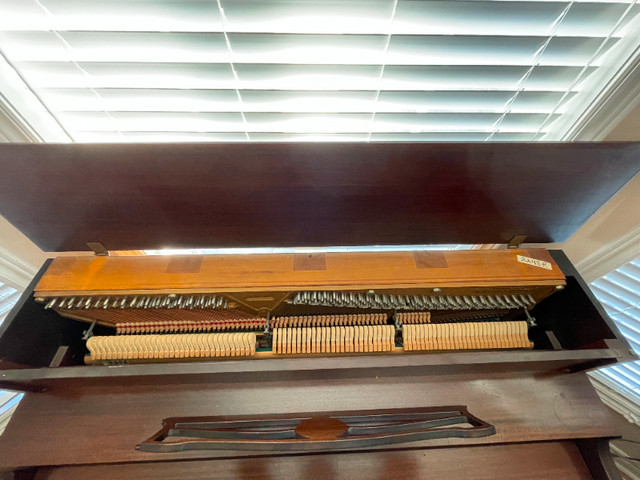 Mason & Risch Console Piano in Pianos & Keyboards in Markham / York Region - Image 4