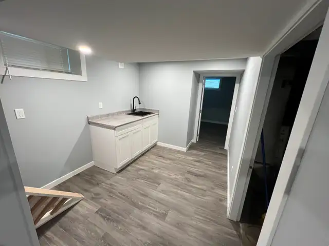 Renovated 4 BR/2B Entire House DT Vernon in Long Term Rentals in Vernon - Image 11