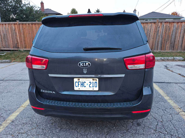 2017 Kia Sedona L dans Autos et camions  à Région de Mississauga/Peel - Image 4