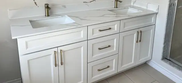 Bathroom Vanities  in Plumbing, Sinks, Toilets & Showers in Oakville / Halton Region - Image 2