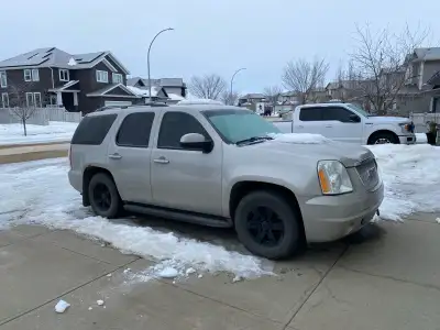 2008 Yukon 5.3 4x4 308xxxkm Heated leather,Bose stereo,CarPlay touchscreen,WeatherTech mats,tinted,n...