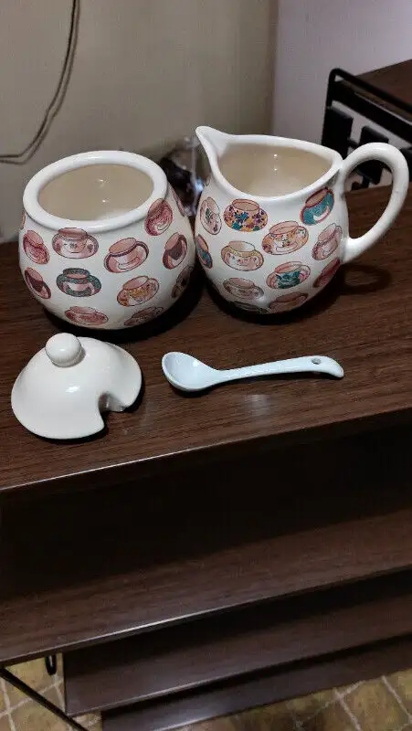 VINTAGE CREAM & SUGAR SETS, DISHES,  BOAT OVAL DISHES,  MUG in Kitchen & Dining Wares in Calgary - Image 5