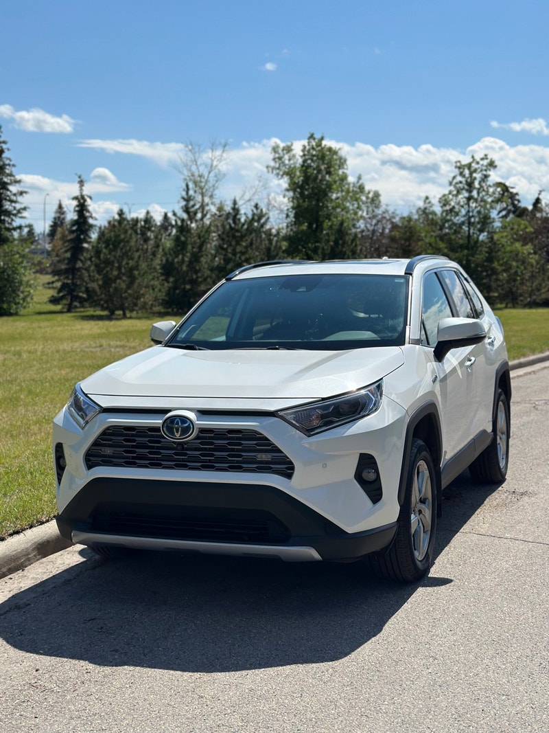 2020 Toyota Rav4 HYBRID LIMITED SUV/AWD | Cars & Trucks | Calgary | Kijiji