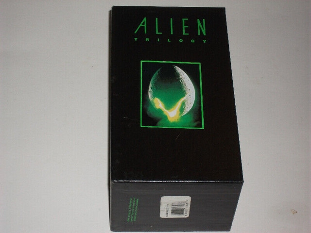 Alien Trilogy (en français) Cassettes VHS dans CD, DVD et Blu-ray  à Ville de Montréal - Image 2