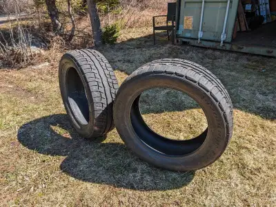 2x BF Goodrich Advantage tires, 235/55 R19. Less than 1000kms.