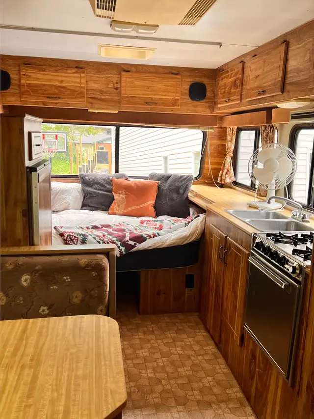 Cute Vintage GMC motorhome- NEW ENGINE in RVs & Motorhomes in Kamloops - Image 4