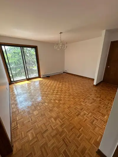 Apparemment 4 1/2 à louer!